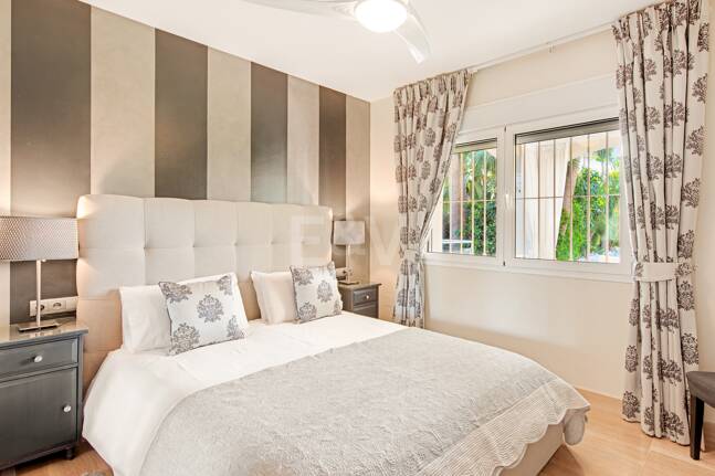 Beachside Luxury Villa in Cortijo Blanco