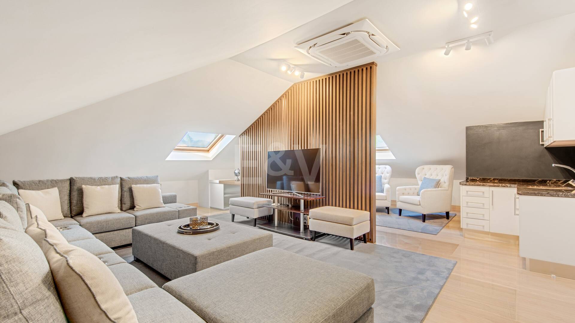 Beachside Luxury Villa in Cortijo Blanco