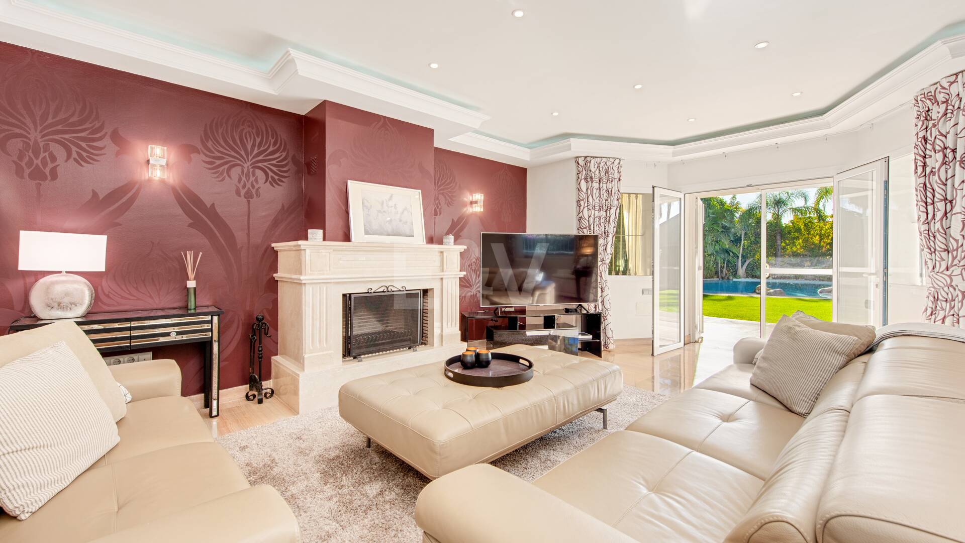 Beachside Luxury Villa in Cortijo Blanco