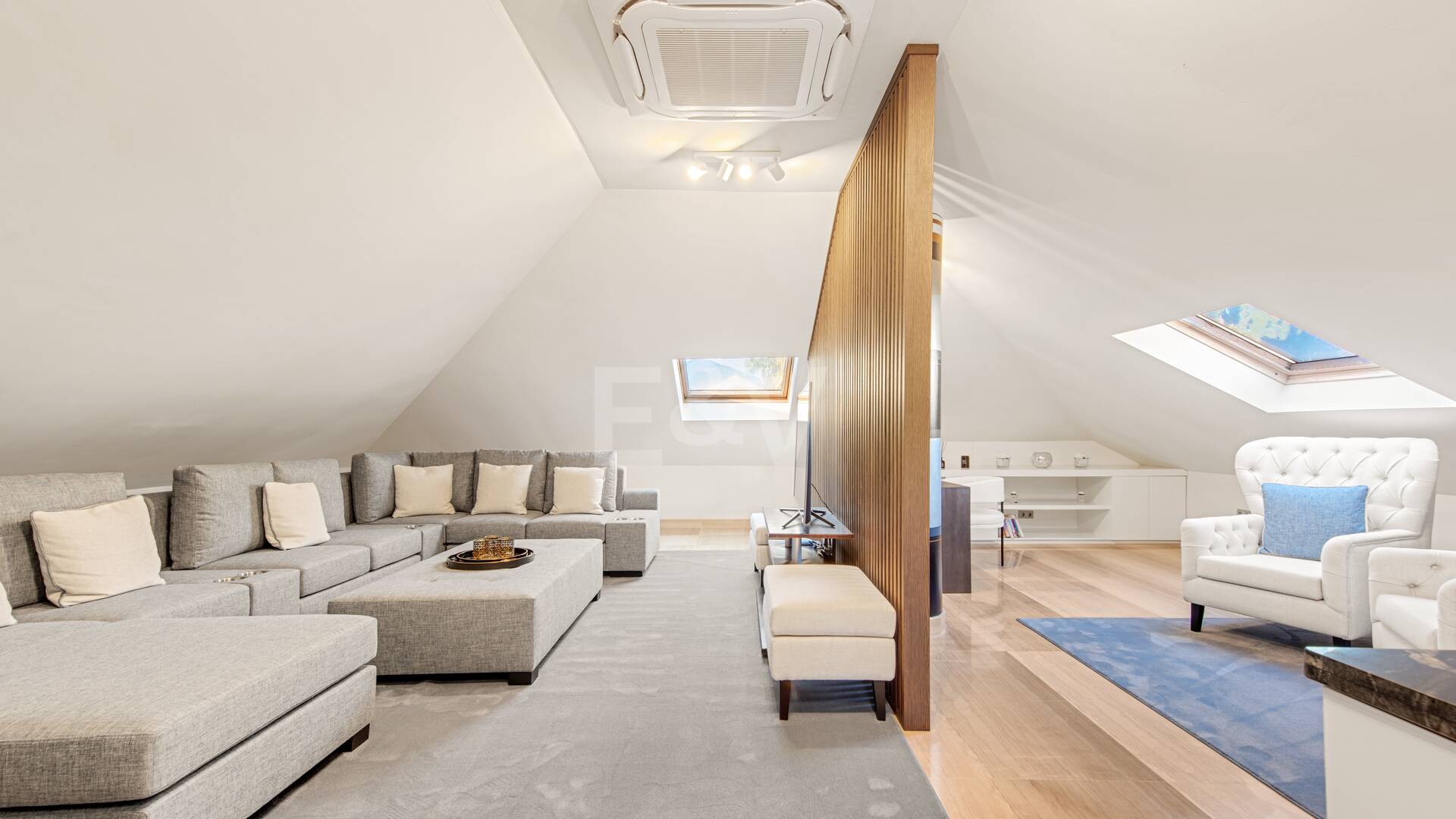 Beachside Luxury Villa in Cortijo Blanco