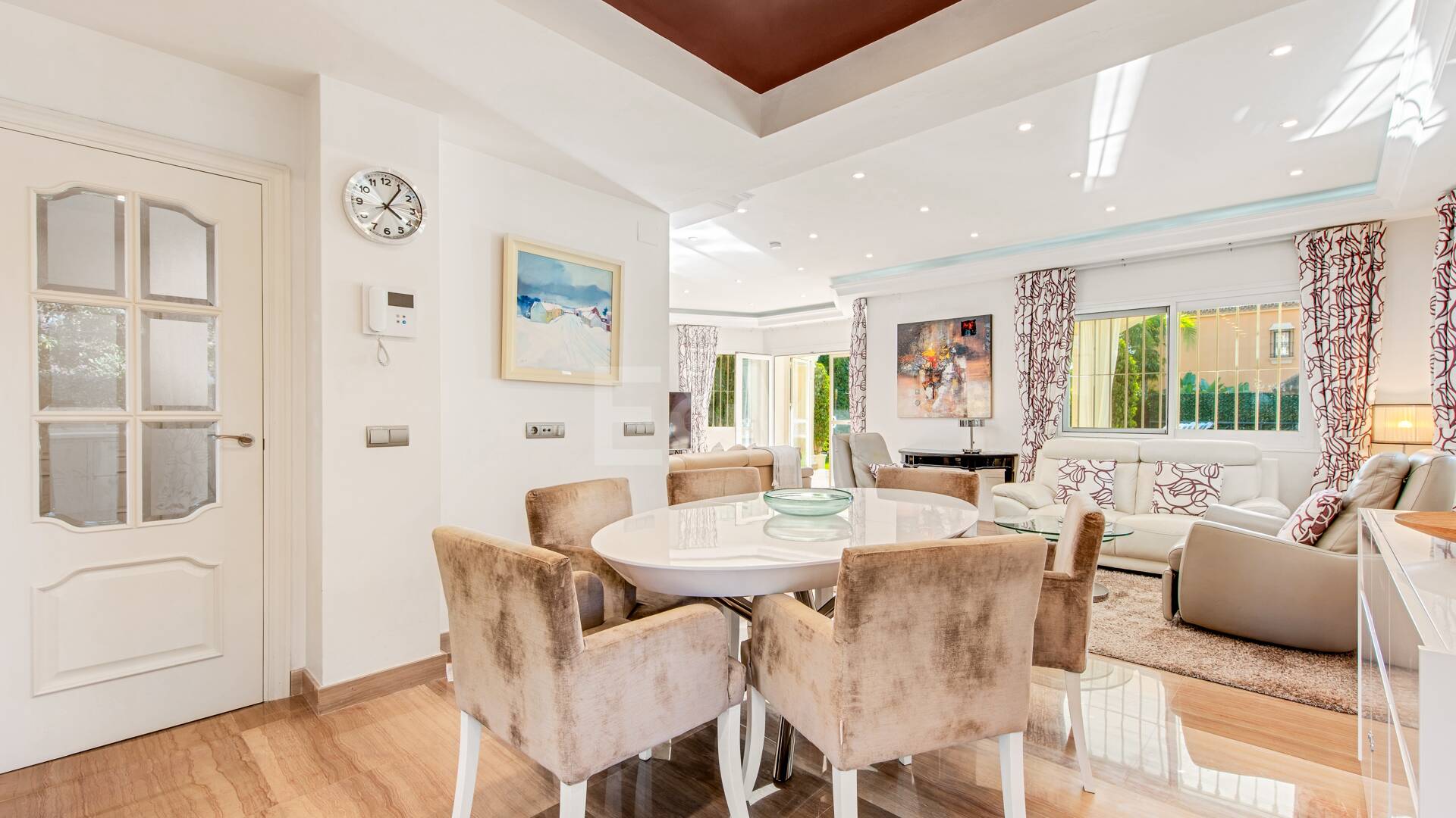 Beachside Luxury Villa in Cortijo Blanco