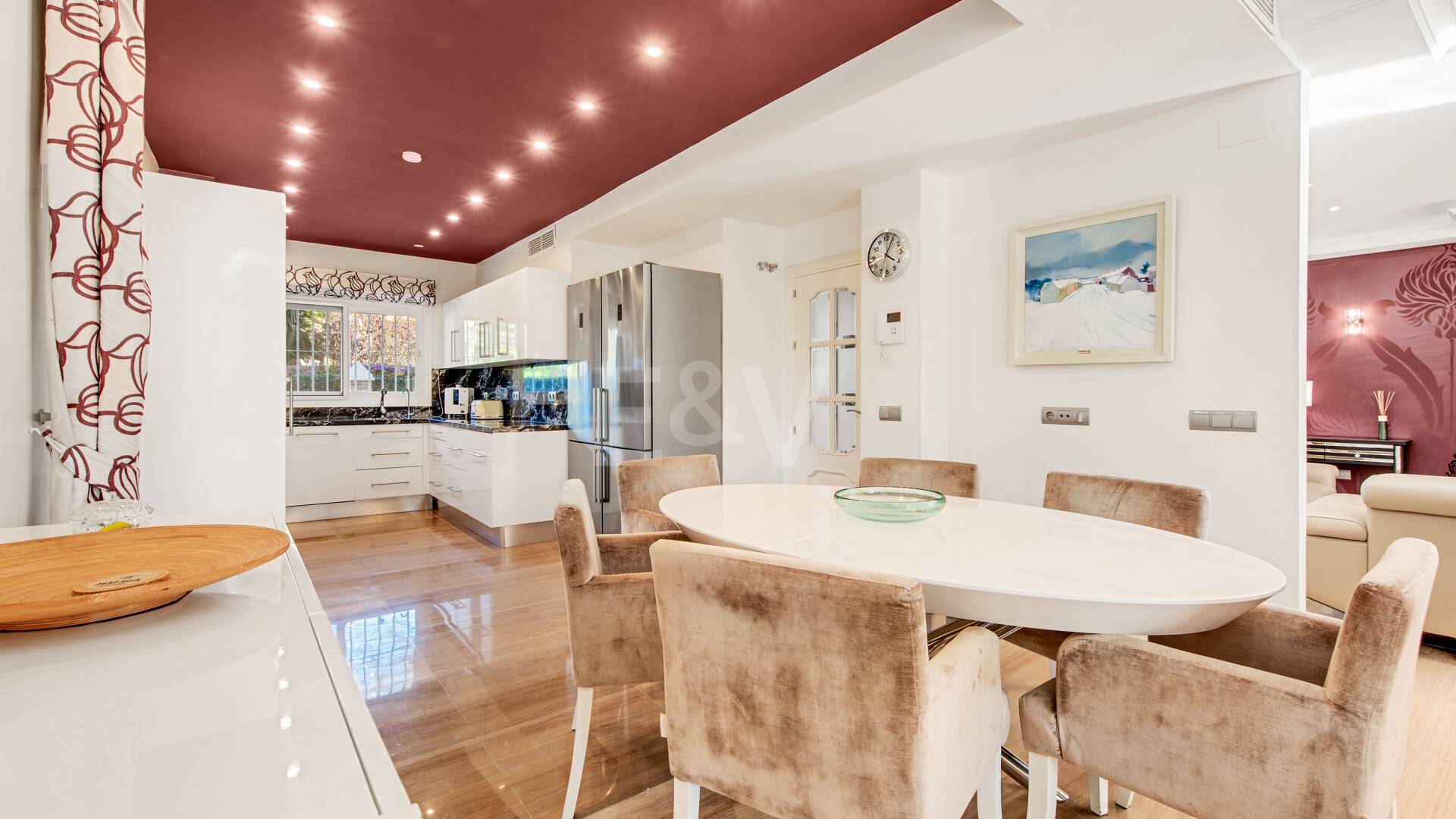 Beachside Luxury Villa in Cortijo Blanco