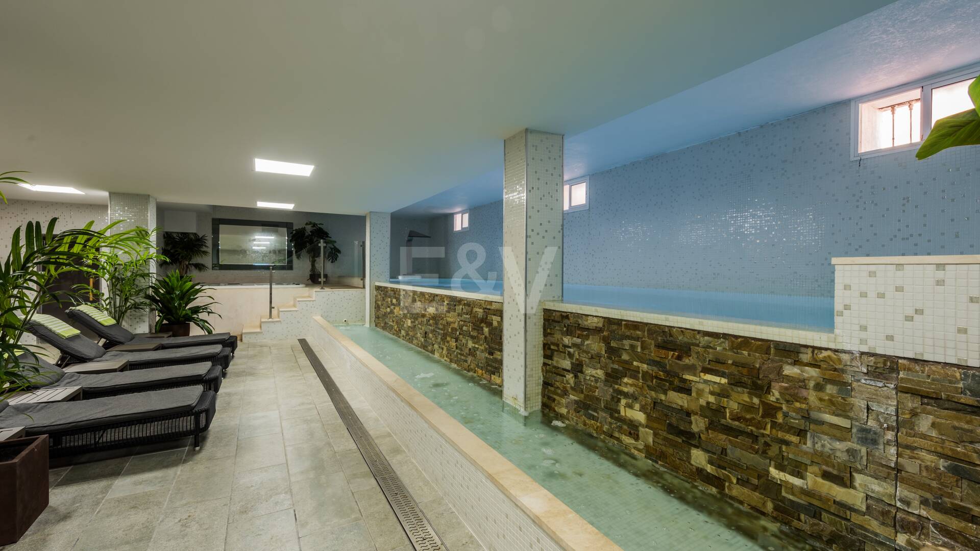 Beachside Luxury Villa in Cortijo Blanco