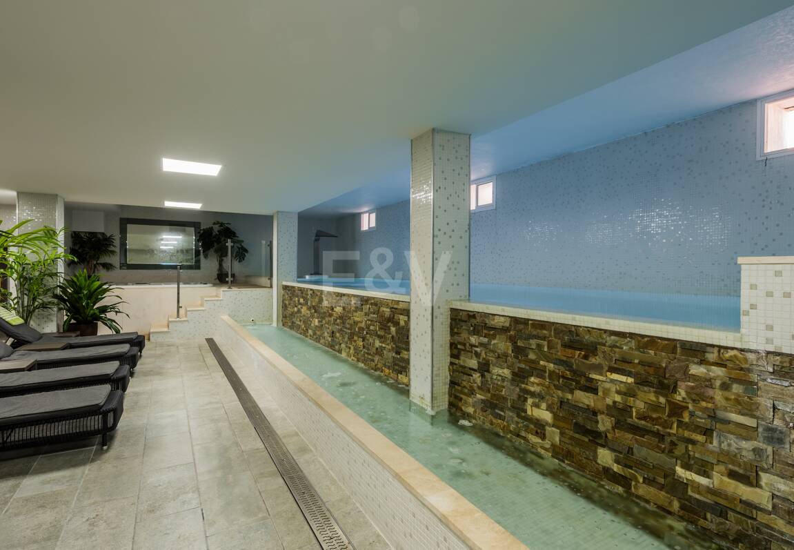 Beachside Luxury Villa in Cortijo Blanco