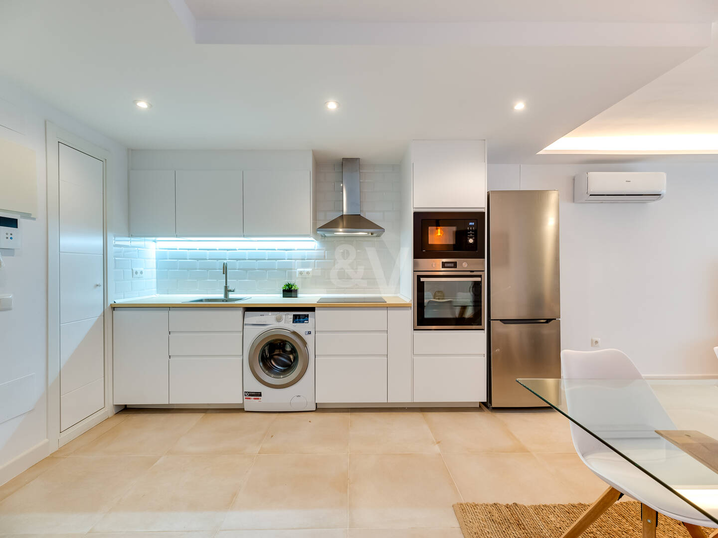 Gemütliche Strandwohnung im Zentrum von Marbella, 30 m vom Meer entfernt, zur Langzeitmiete verfügbar