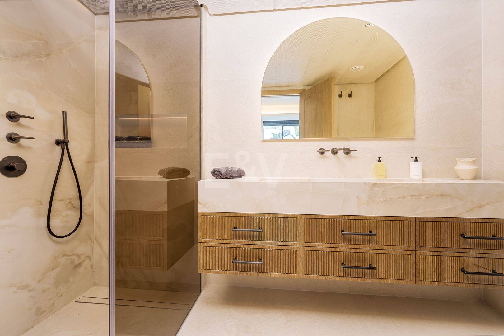 Lyxvilla i prestigefyllda Las Brisas, Nueva Andalucia