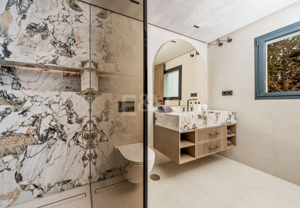 Lyxvilla i prestigefyllda Las Brisas, Nueva Andalucia