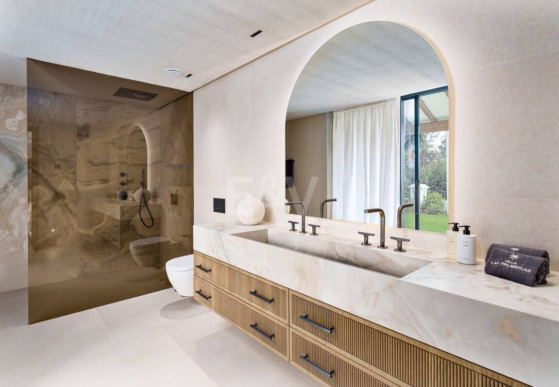 Lyxvilla i prestigefyllda Las Brisas, Nueva Andalucia