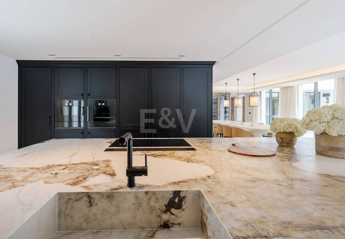 Lyxvilla i prestigefyllda Las Brisas, Nueva Andalucia