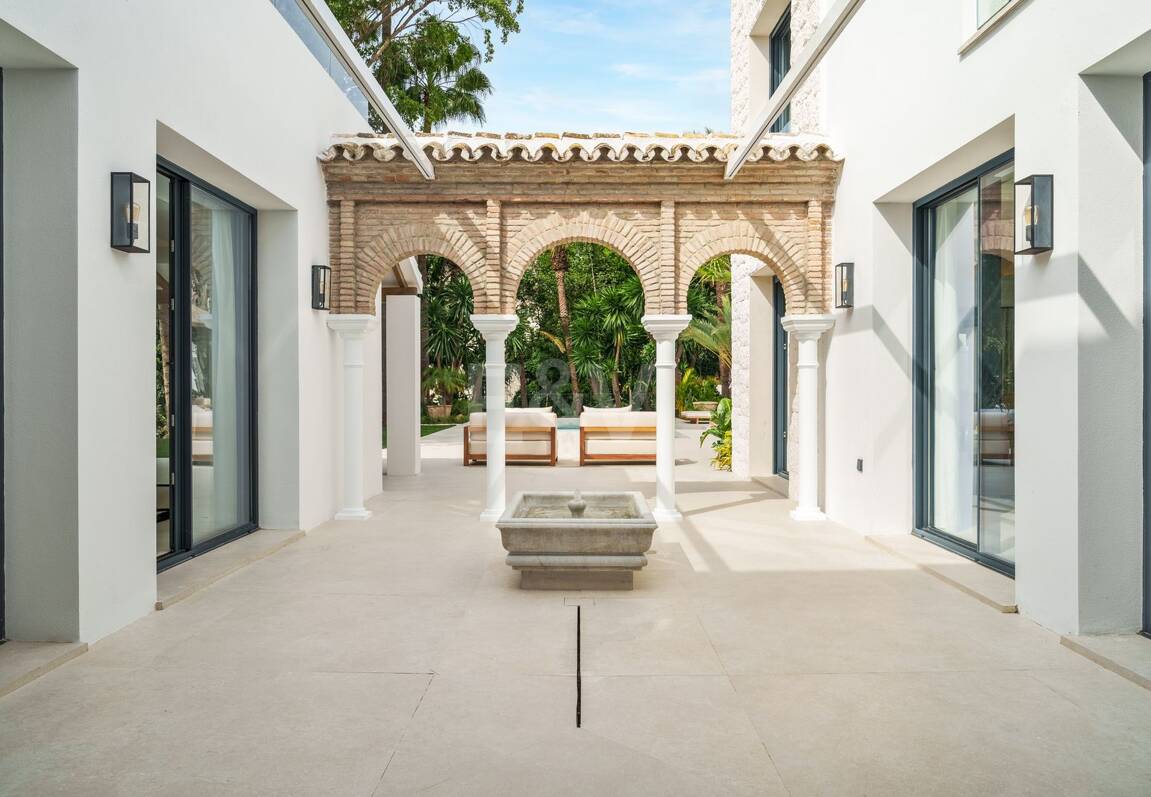 Lyxvilla i prestigefyllda Las Brisas, Nueva Andalucia