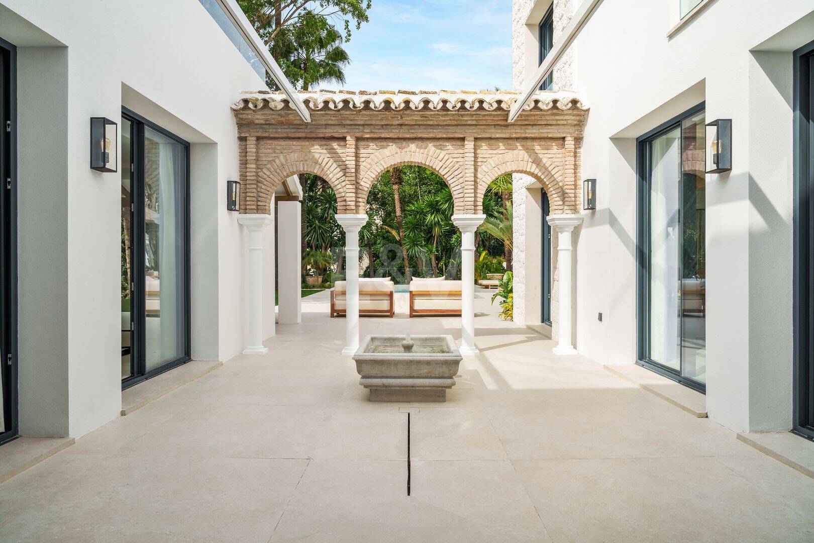 Lyxvilla i prestigefyllda Las Brisas, Nueva Andalucia