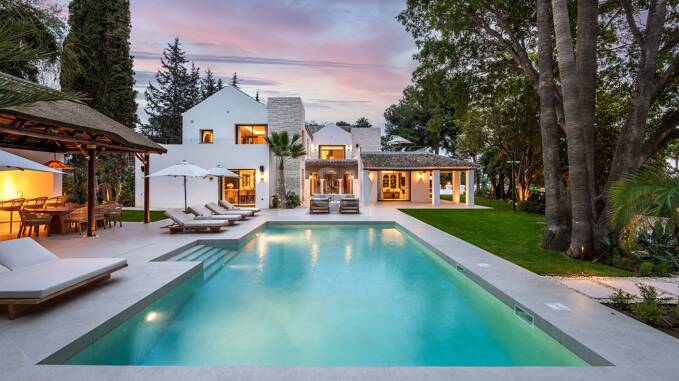 Luxuriöse renovierte Villa im renommierten Las Brisas, Nueva Andalucía