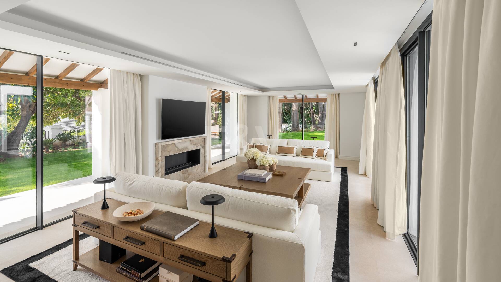 Lyxvilla i prestigefyllda Las Brisas, Nueva Andalucia