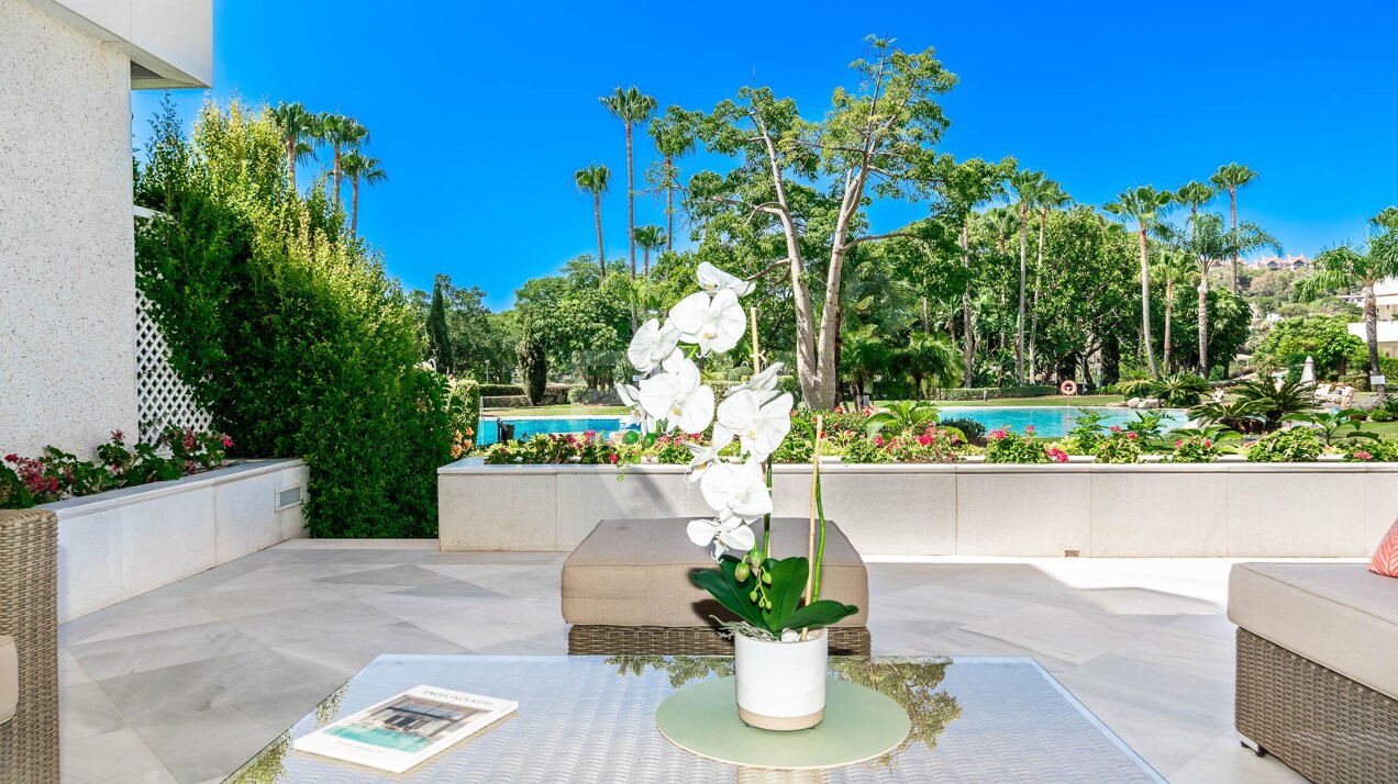 Erdgeschoss-Wohnung in Los Granados Golf mit Blick auf den Pool