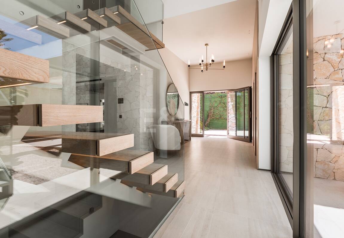 Villa Contemporánea a pocos pasos del Las Brisas Golf