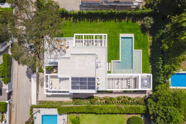 Villa Contemporánea a pocos pasos del Las Brisas Golf