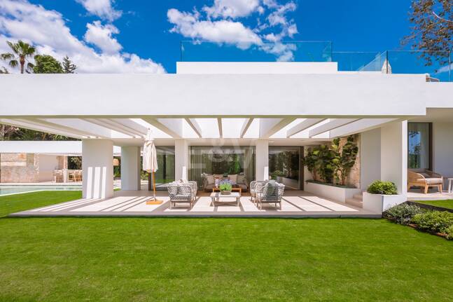 Villa Contemporánea a pocos pasos del Las Brisas Golf