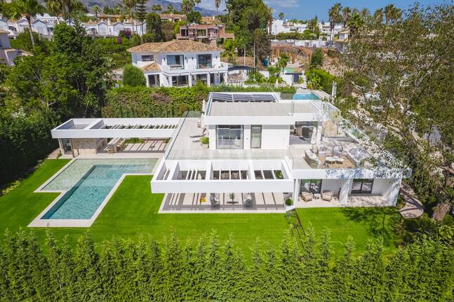 Villa Contemporánea a pocos pasos del Las Brisas Golf