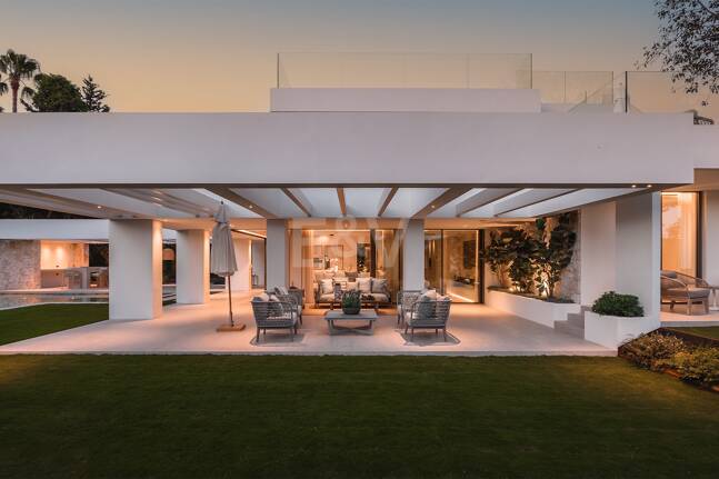 Villa Contemporánea a pocos pasos del Las Brisas Golf