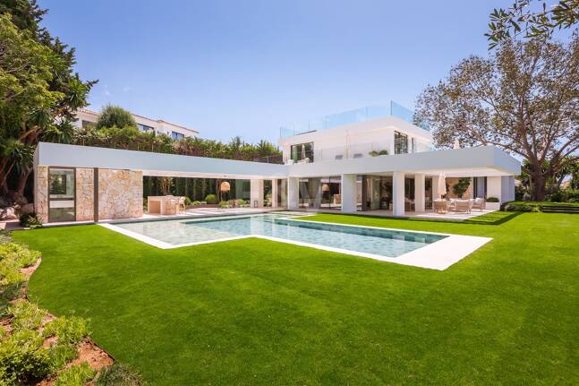 Villa Contemporánea a pocos pasos del Las Brisas Golf