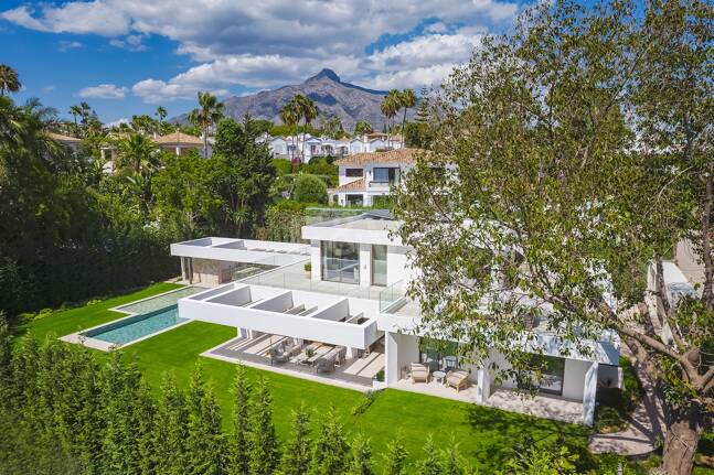 Villa Contemporánea a pocos pasos del Las Brisas Golf