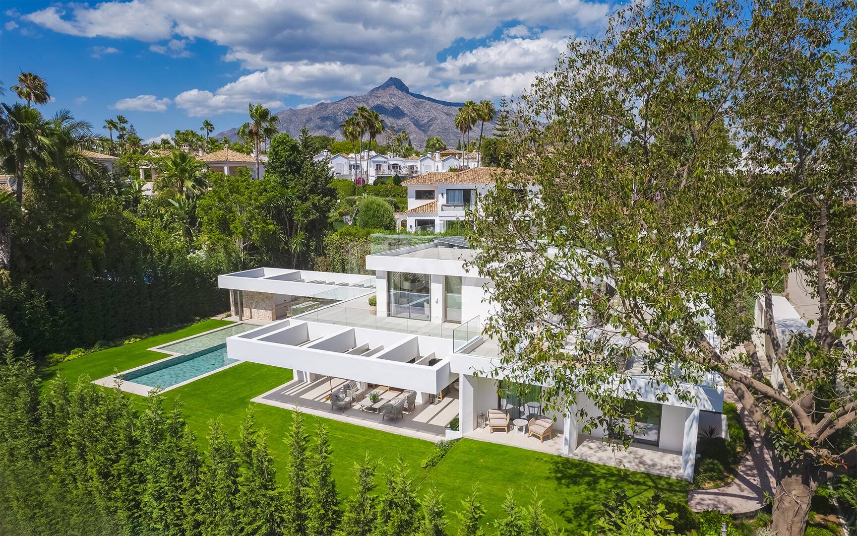 Villa Contemporánea a pocos pasos del Las Brisas Golf
