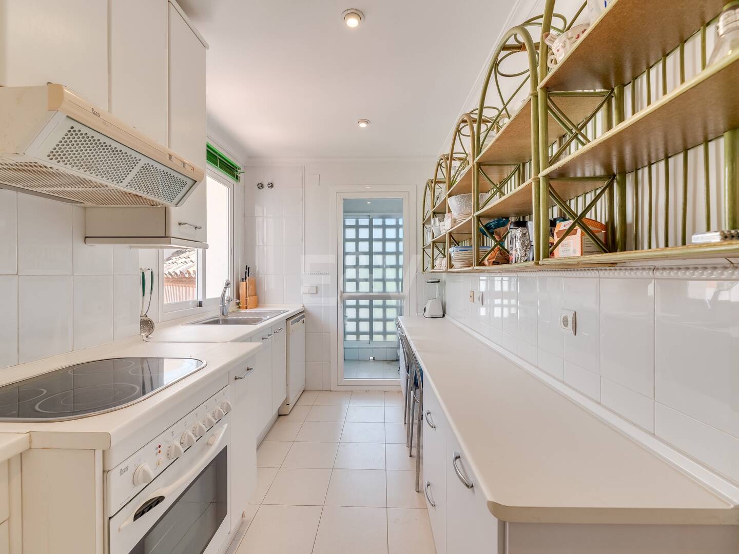 Beachfront Apartment in Puerto Banus with Sea Views