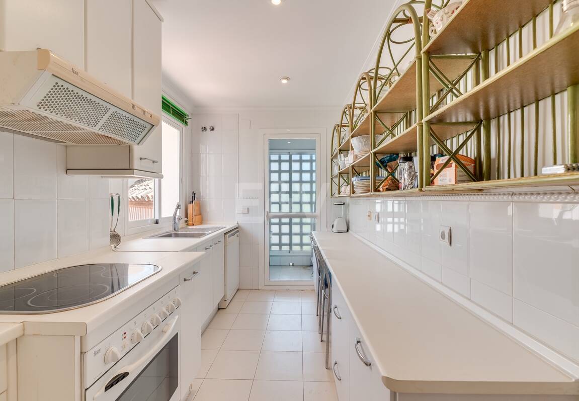 Beachfront Apartment in Puerto Banus with Sea Views