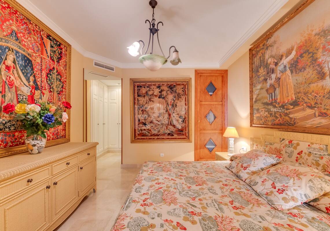 Apartamento 1ª linea de Playa en Puerto Banus con vistas al mar