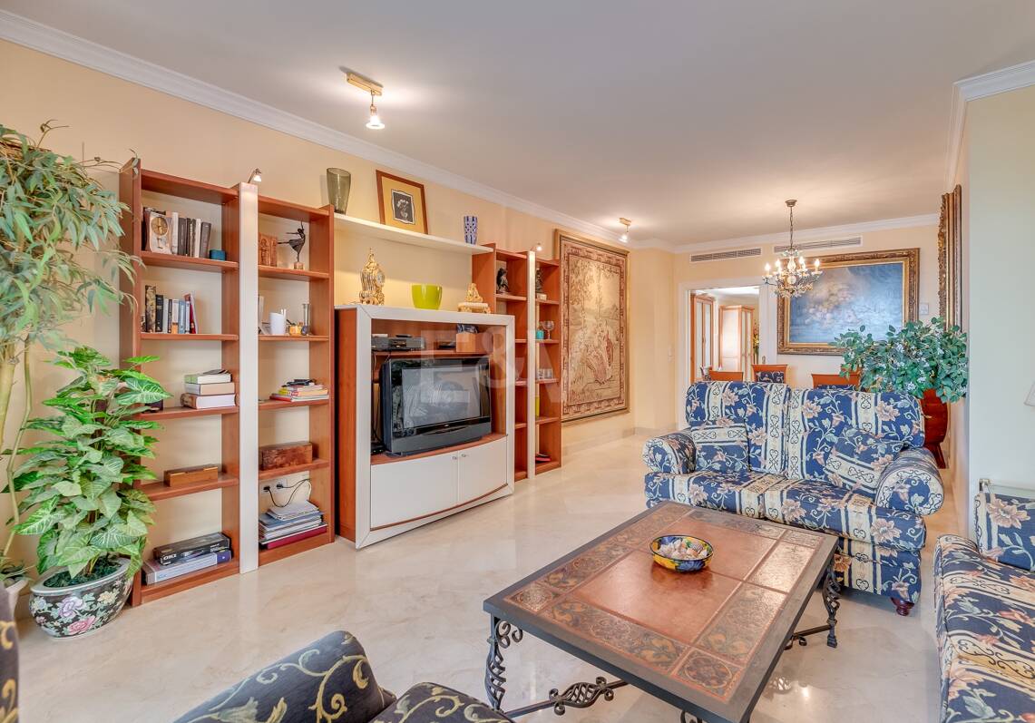 Apartamento 1ª linea de Playa en Puerto Banus con vistas al mar