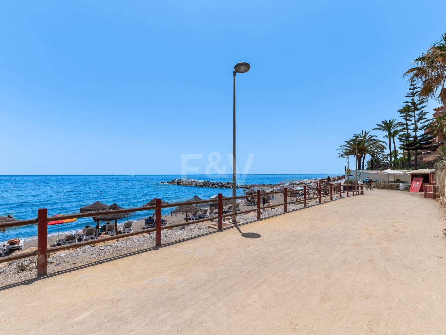 Beachfront Apartment in Puerto Banus with Sea Views