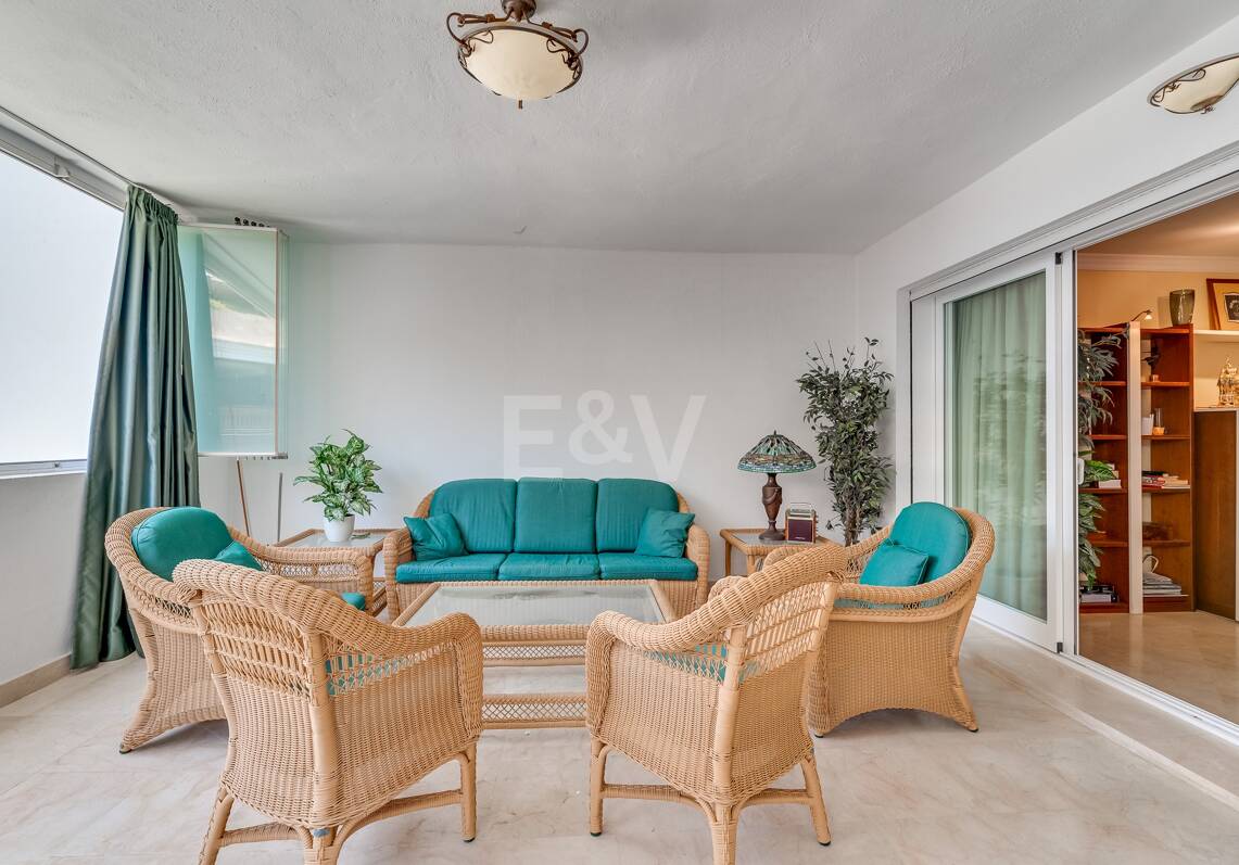 Apartamento 1ª linea de Playa en Puerto Banus con vistas al mar