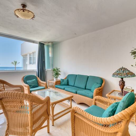 Beachfront Lägenhet i Puerto Banus med havsutsikt