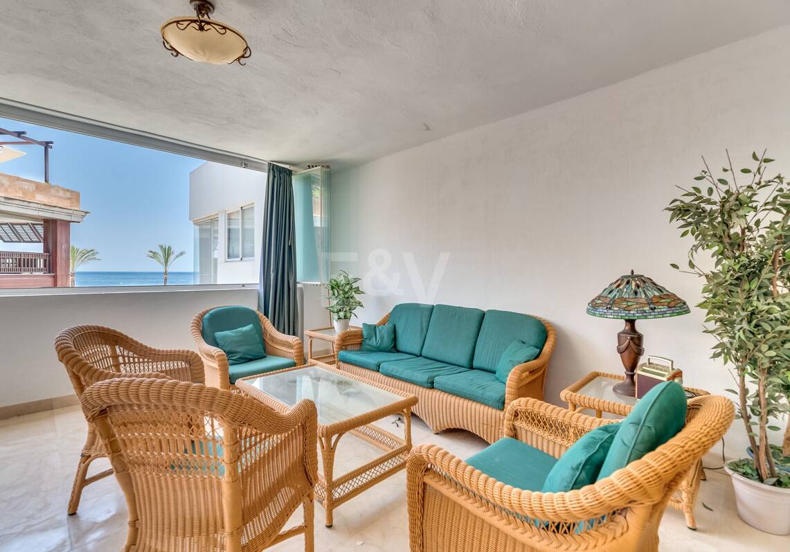 Apartamento 1ª linea de Playa en Puerto Banus con vistas al mar