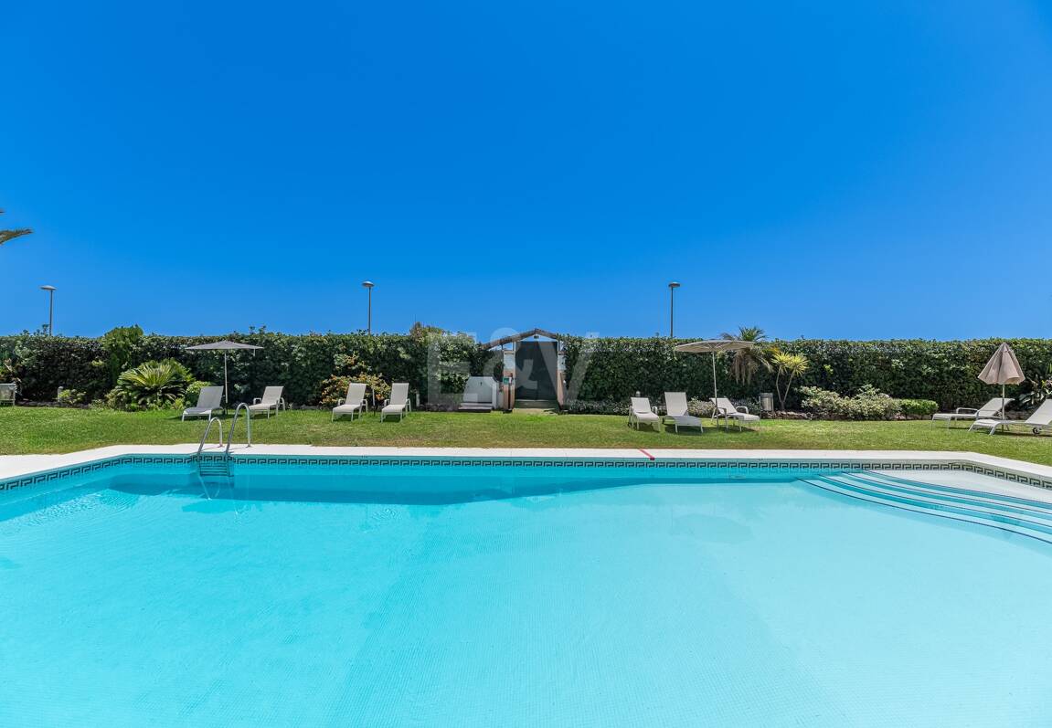 Beachfront Apartment in Puerto Banus with Sea Views