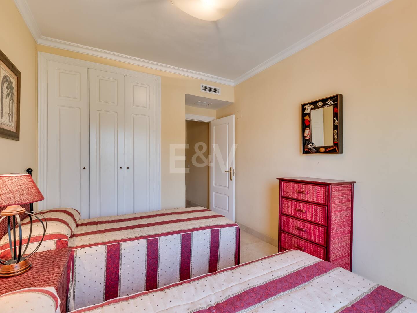 Beachfront Apartment in Puerto Banus with Sea Views