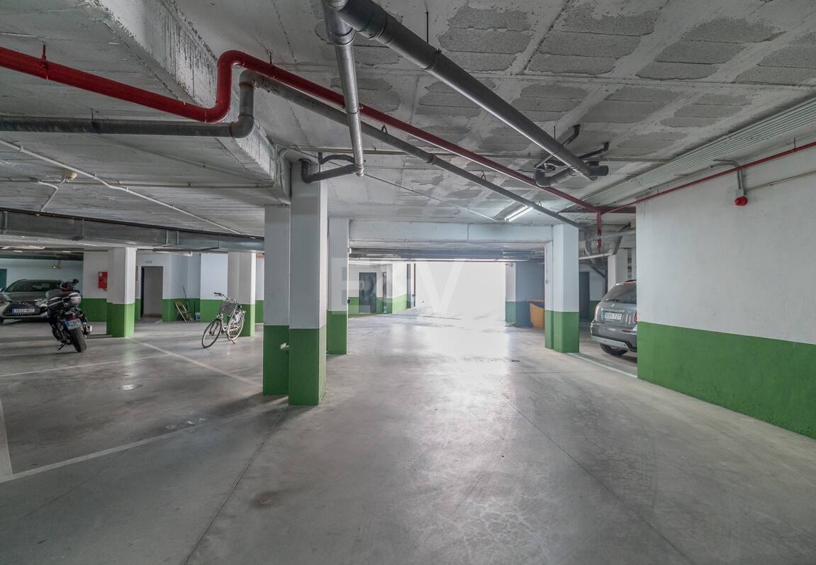 Beachfront Apartment in Puerto Banus with Sea Views