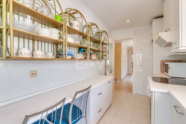 Beachfront Apartment in Puerto Banus with Sea Views