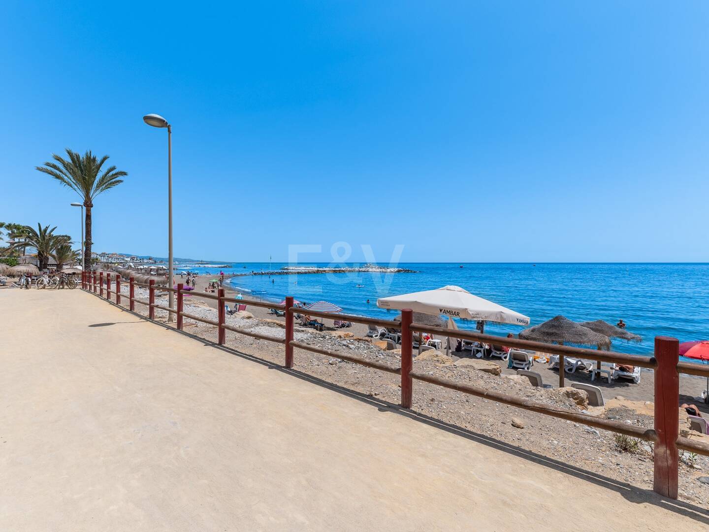 Beachfront Apartment in Puerto Banus with Sea Views