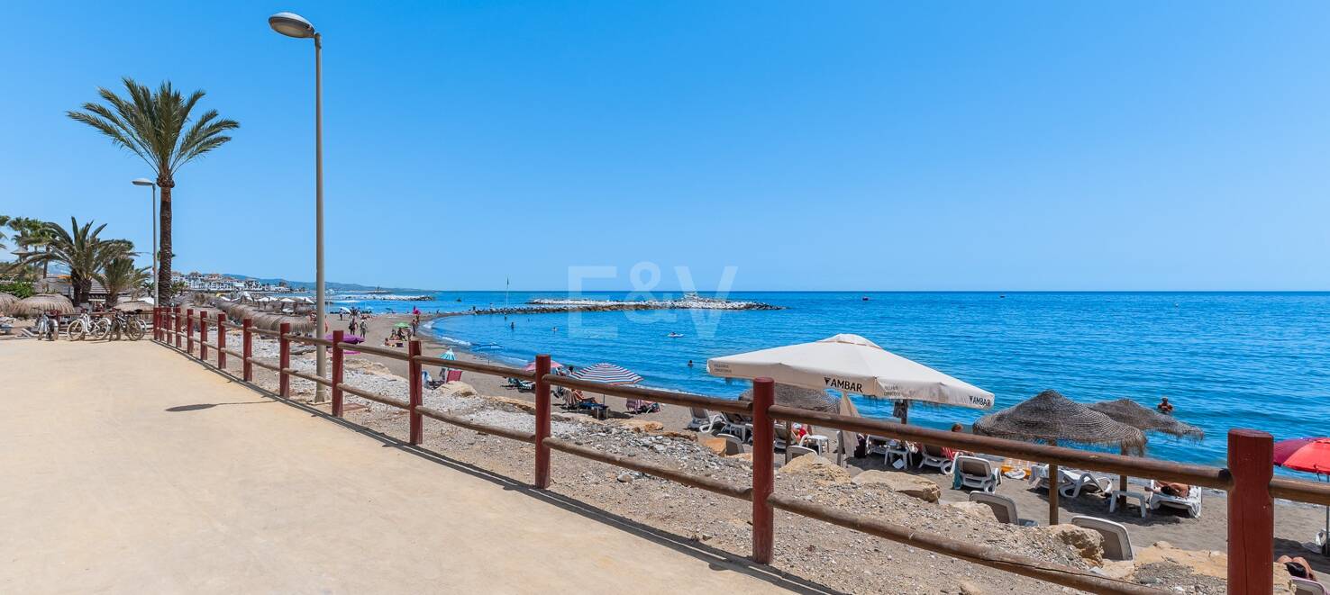 Beachfront Lägenhet i Puerto Banus med havsutsikt