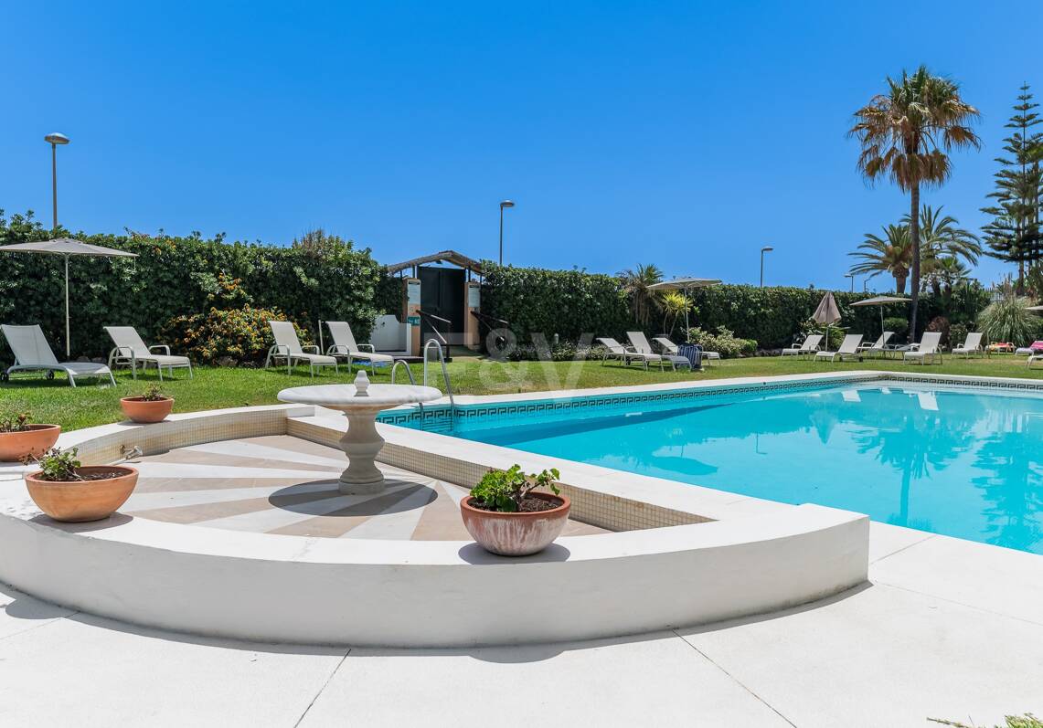 Apartamento 1ª linea de Playa en Puerto Banus con vistas al mar
