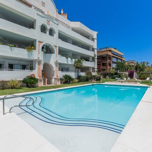 Beachfront Lägenhet i Puerto Banus med havsutsikt