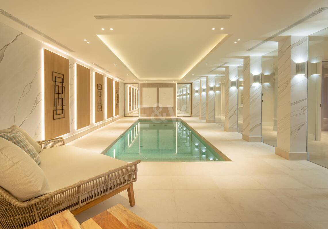Luxurious Brand New Villa with Sea Views in la Quinta within a Gated Community