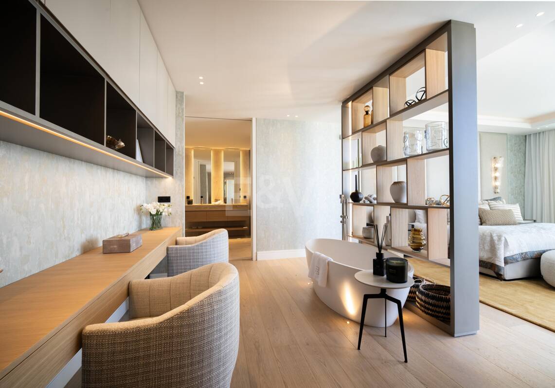 Luxurious Brand New Villa with Sea Views in la Quinta within a Gated Community