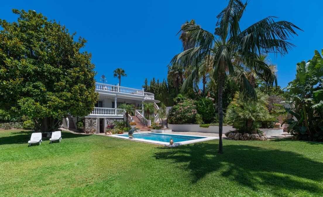 Villa in Rio Real in der Nähe von Marbella, umgeben von einem großen Garten