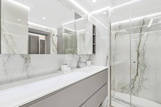 Lyxig Beachfront Lägenhet i den prestigefyllda urbaniseringen Mare Nostrum