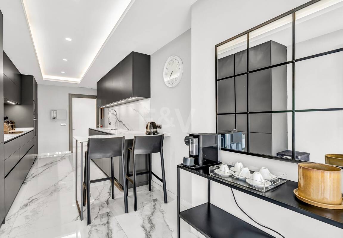 Lyxig Beachfront Lägenhet i den prestigefyllda urbaniseringen Mare Nostrum