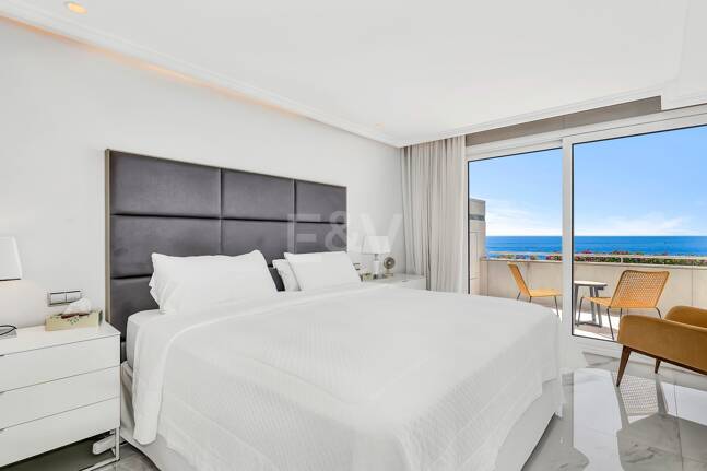 Lyxig Beachfront Lägenhet i den prestigefyllda urbaniseringen Mare Nostrum