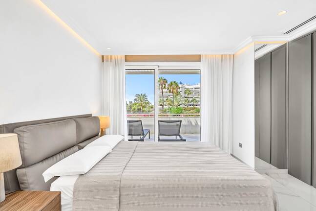 Lyxig Beachfront Lägenhet i den prestigefyllda urbaniseringen Mare Nostrum