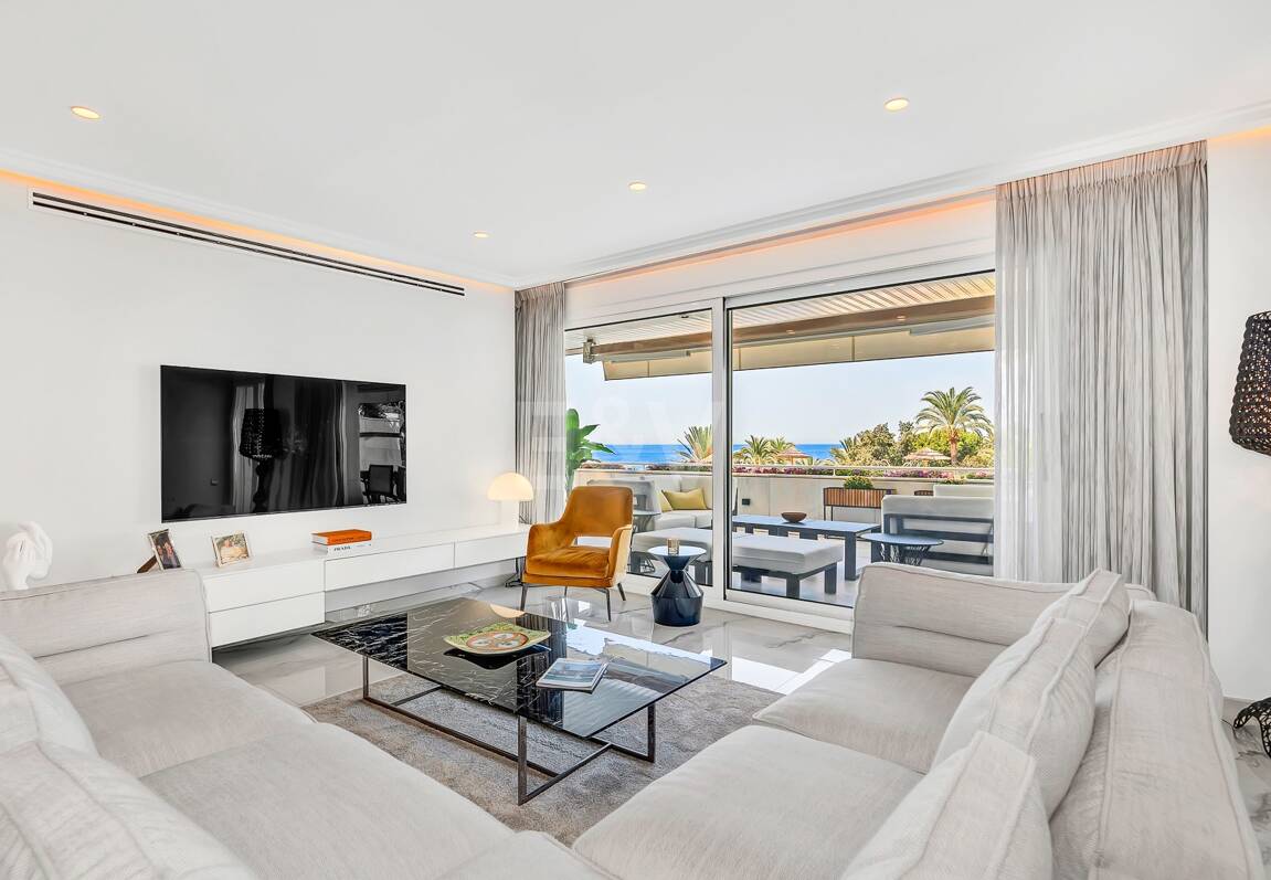 Lyxig Beachfront Lägenhet i den prestigefyllda urbaniseringen Mare Nostrum